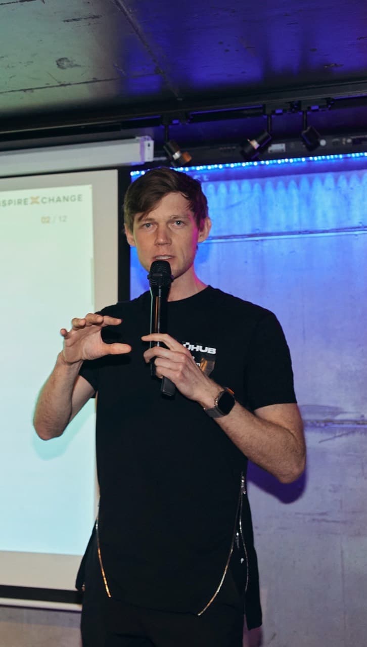 Alex Lindholm speaking during an interactive session